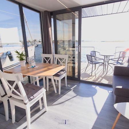 Hausboot Fjord Lacerta Mit Dachterrasse In Wendtorf Eksteriør bilde