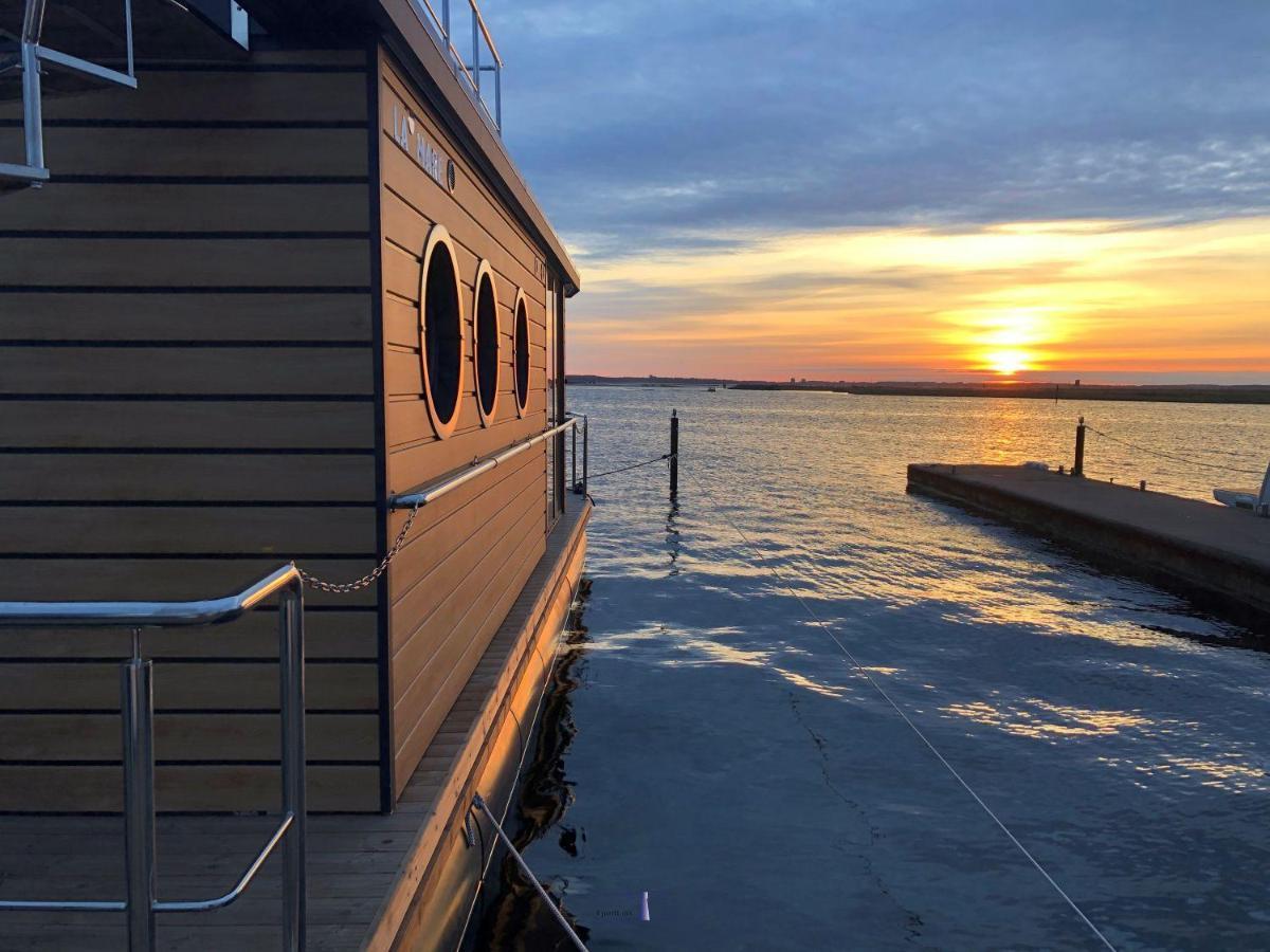 Hausboot Fjord Lacerta Mit Dachterrasse In Wendtorf Eksteriør bilde