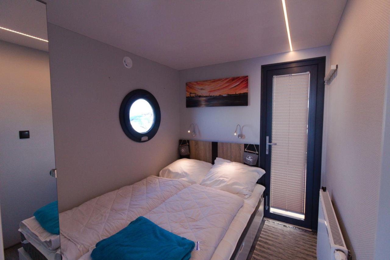 Hausboot Fjord Lacerta Mit Dachterrasse In Wendtorf Eksteriør bilde